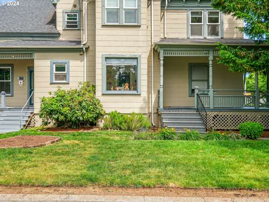 414 W 12th St, Vancouver, WA 98660