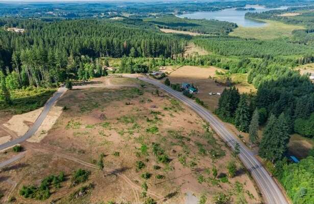  Silver Lake Rd #9, Castle Rock, WA 98611