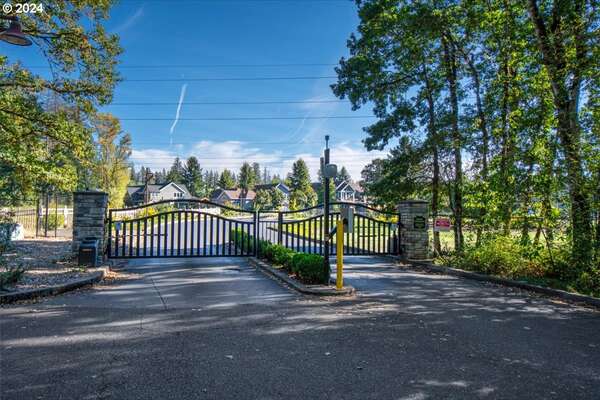 4042 NW 76th Ave, Camas, WA 98607