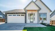 650 W 10th St, La Center, WA 98629