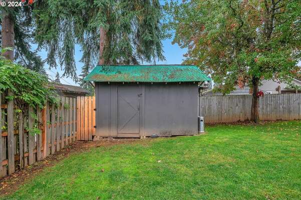 411 NW 53rd St, Vancouver, WA 98663