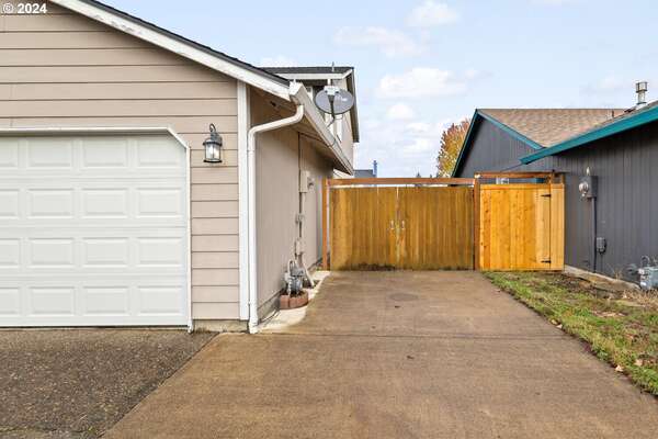 15720 NE 69th St, Vancouver, WA 98682