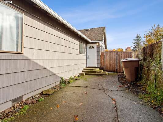 1122  9th Ave, Longview, WA 98632