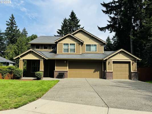 2209 NE Village Green Dr, Vancouver, WA 98684