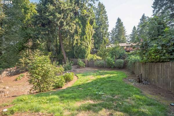 2209 NE Village Green Dr, Vancouver, WA 98684