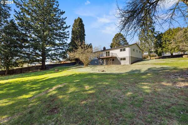 27111 NE 19th St, Camas, WA 98607