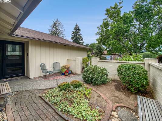 2609 SE Balboa Dr, Vancouver, WA 98683