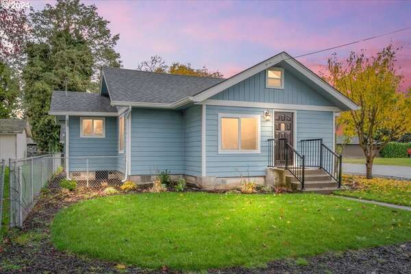 1010 S 7th Ave, Kelso, WA 98626