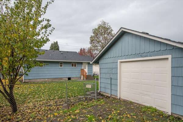 1010 S 7th Ave, Kelso, WA 98626