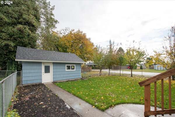 1010 S 7th Ave, Kelso, WA 98626