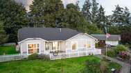 307 W 3rd Ct, La Center, WA 98629