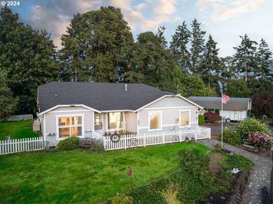 307 W 3rd Ct, La Center, WA 98629