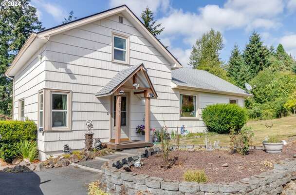 1717  Holcomb Rd, Kelso, WA 98626