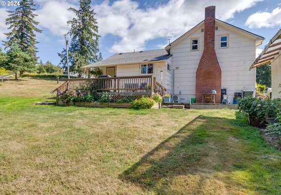 1717  Holcomb Rd, Kelso, WA 98626