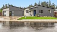 722 W 9th St, La Center, WA 98629