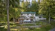 3031  Loop Rd #B, Stevenson, WA 98648