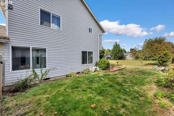 408 E Wilson St, Yacolt, WA 98675