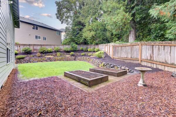 912 N 7th Cir, Ridgefield, WA 98642