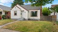 1102 S 3rd Ave, Kelso, WA 98626