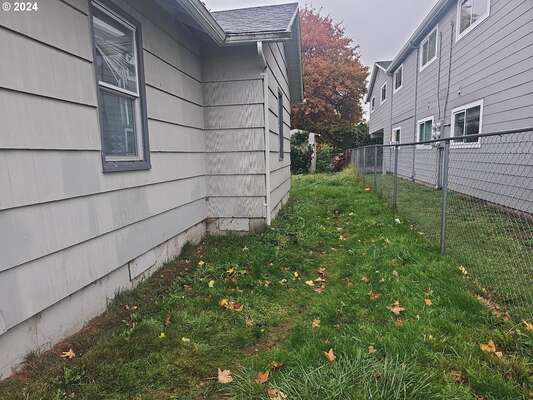 1065  7th Ave, Longview, WA 98632