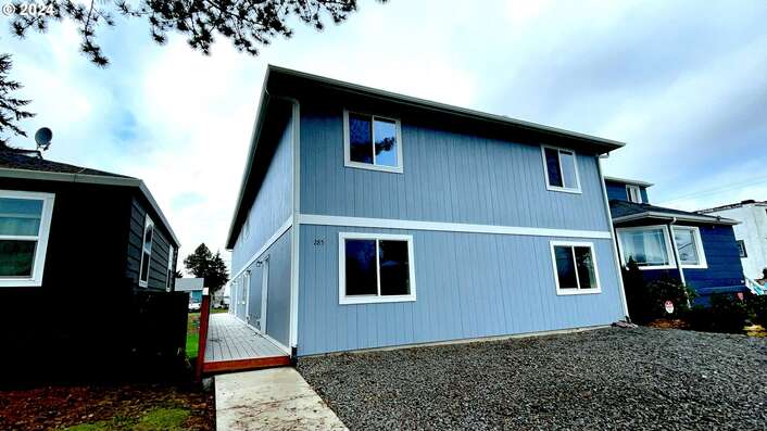 285  22nd Ave, Longview, WA 98632