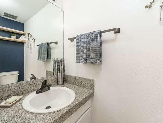 13600 NE 18th St #2, Vancouver, WA 98684