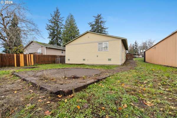 2280  F St, Washougal, WA 98671