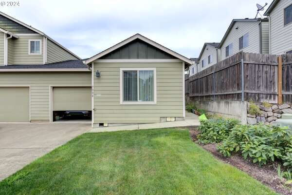 7006 NE 61st St, Vancouver, WA 98661