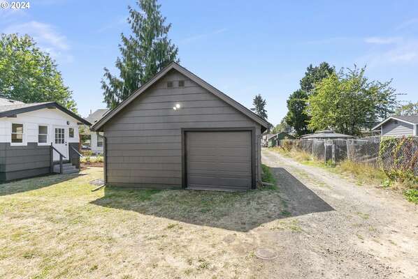 821 N Pacific Ave, Kelso, WA 98626