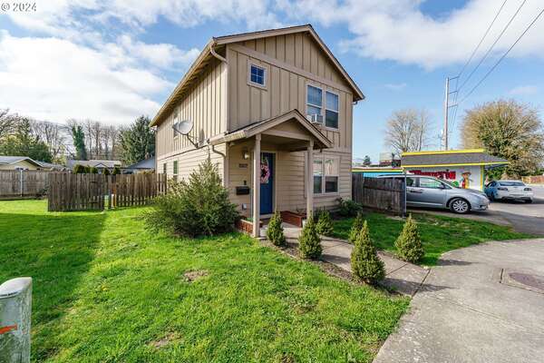 1007  Pacific Ave, Kelso, WA 98626