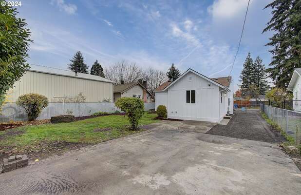 3205  I St, Vancouver, WA 98663