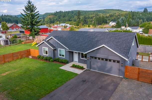 107 N Pine Ave, Yacolt, WA 98675