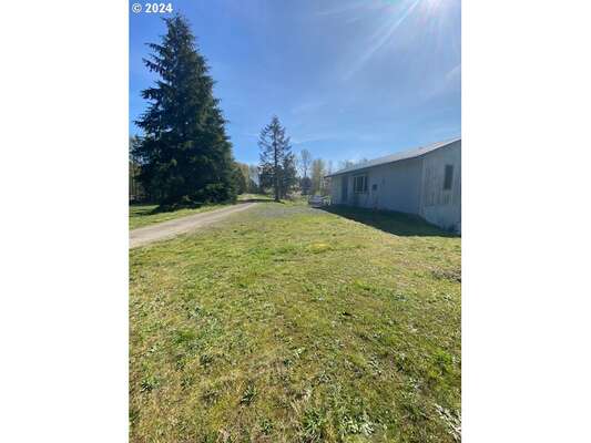 152  Sakari Ln, Kelso, WA 98626