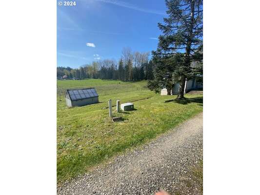 152  Sakari Ln, Kelso, WA 98626