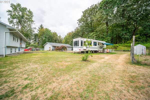 105  Hurn Rd, Woodland, WA 98674