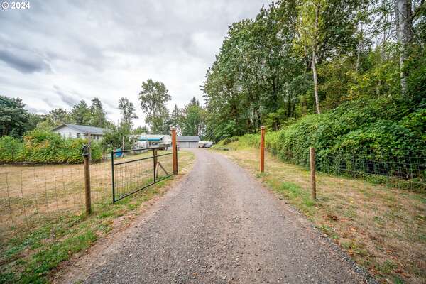 105  Hurn Rd, Woodland, WA 98674