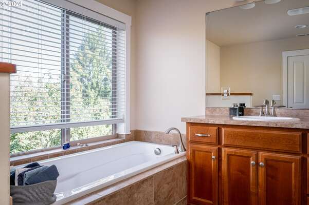 512 N Horns Corner Dr, Ridgefield, WA 98642