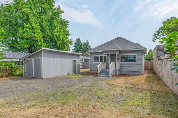 312 NW 3rd Ave, Kelso, WA 98626