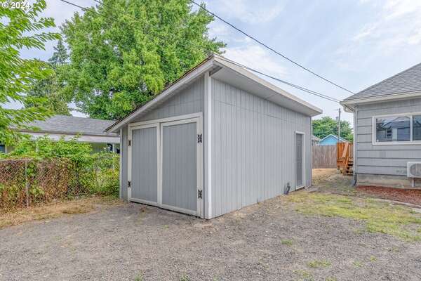 312 NW 3rd Ave, Kelso, WA 98626