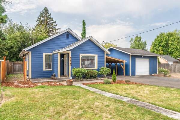 1117 N 3rd Ave, Kelso, WA 98626