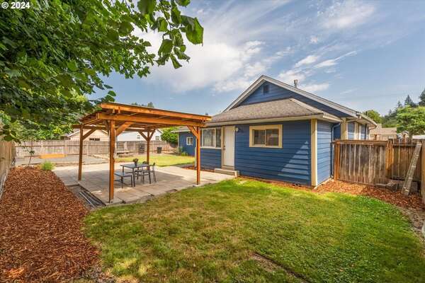 1117 N 3rd Ave, Kelso, WA 98626