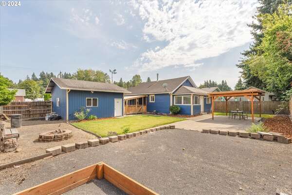 1117 N 3rd Ave, Kelso, WA 98626