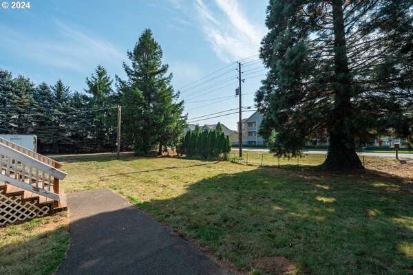 12216 NE 119th St, Vancouver, WA 98682