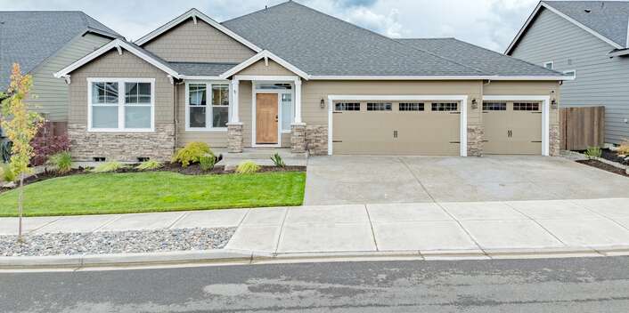 3005 S White Salmon Dr, Ridgefield, WA 98642