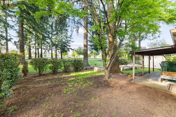 15600 NE 42nd St, Vancouver, WA 98682