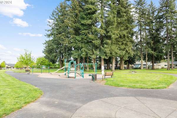 15600 NE 42nd St, Vancouver, WA 98682