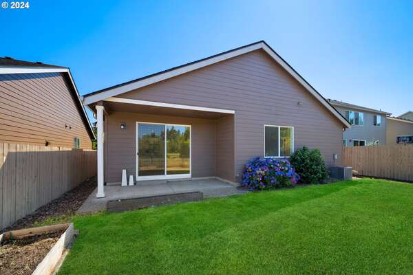 14100 NE 102nd St, Vancouver, WA 98682