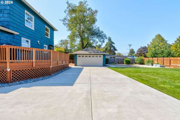 2406 E 6th St, Vancouver, WA 98661