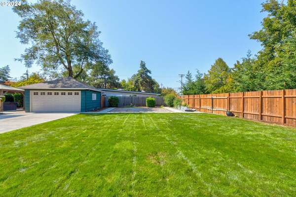 2406 E 6th St, Vancouver, WA 98661