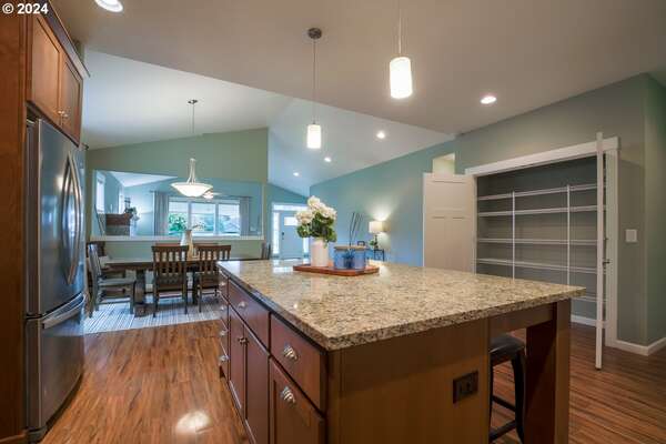 14020 NE 36th Cir, Vancouver, WA 98682